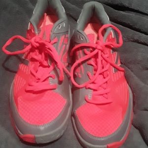 New Balance Tennis Shoes